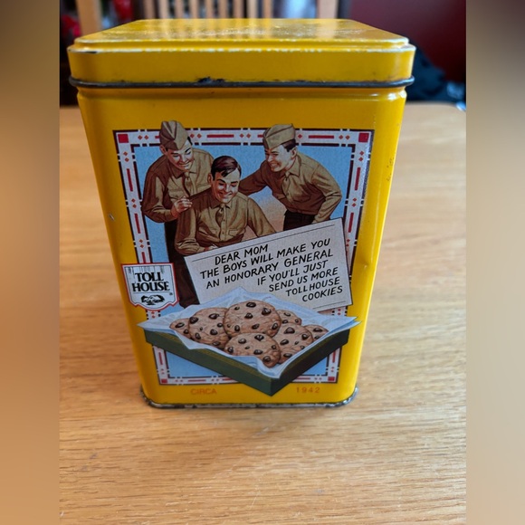 Nestle Toll House Cookie Collector Tin - Picture 4 of 9